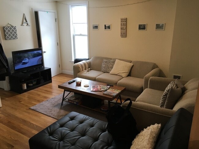 Photo - Nicely updated 3 bed with in-unit laundry in Brookline Village!