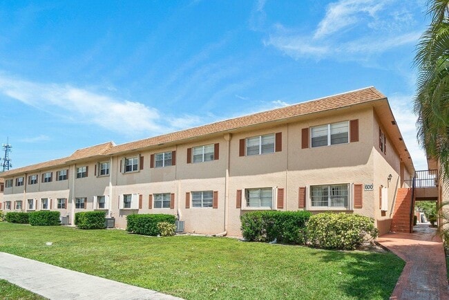 Photo - 600 SW 2nd St Unit 2390