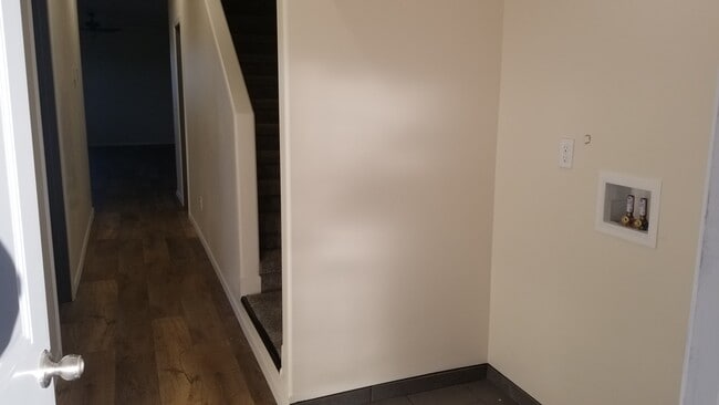 Photo - 1412 W Lakeside Dr