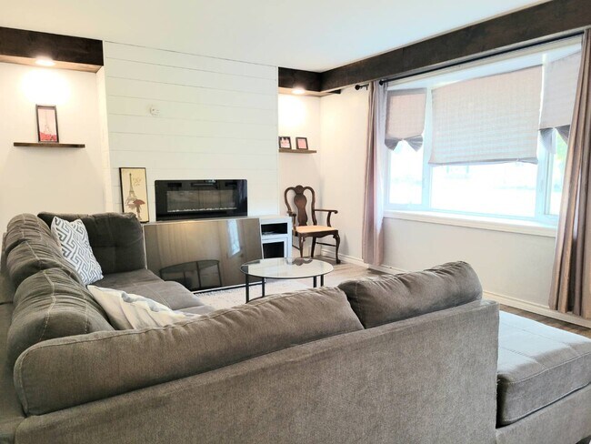 Photo - 1116 Indian Rd N