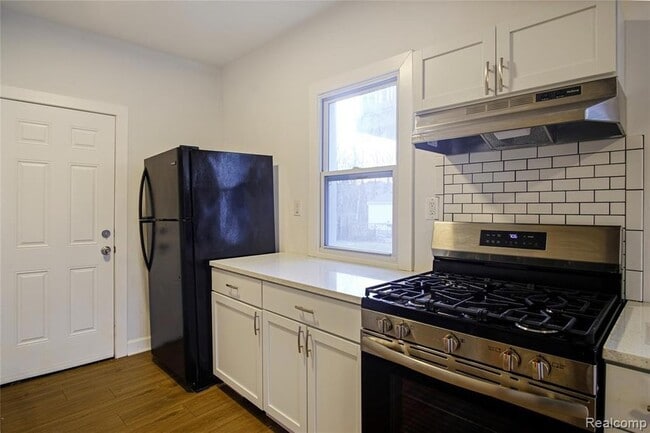 Photo - 6123 Commonwealth St