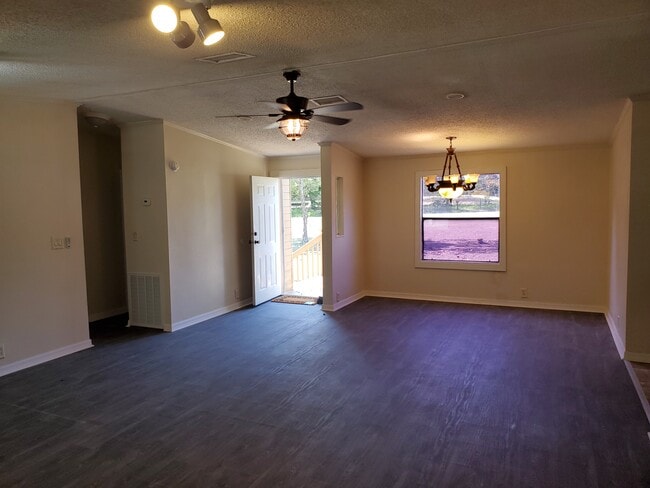 Photo - 2608 20 Mile Level Rd