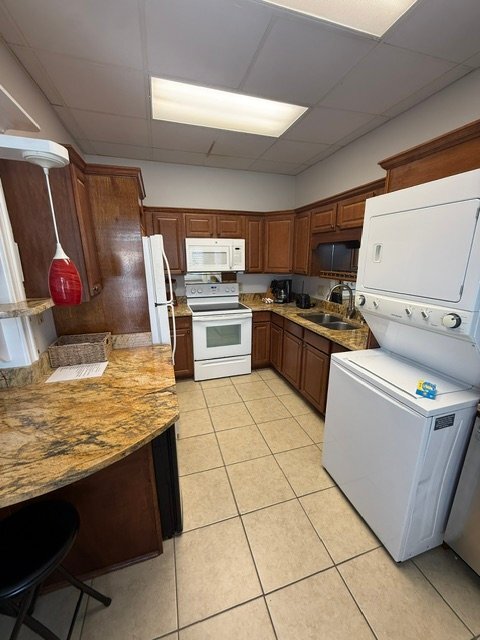 Building Photo - 815 Bayshore Dr