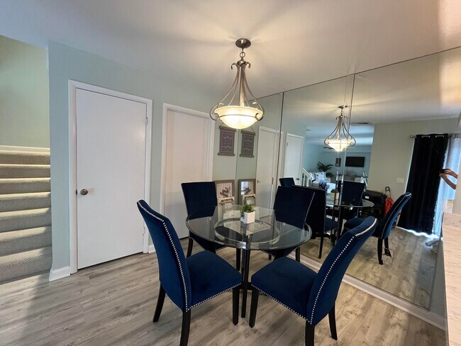 Photo - 7510 75th Way