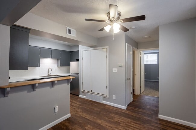 Photo - Wornall Place Apartments & Townhomes