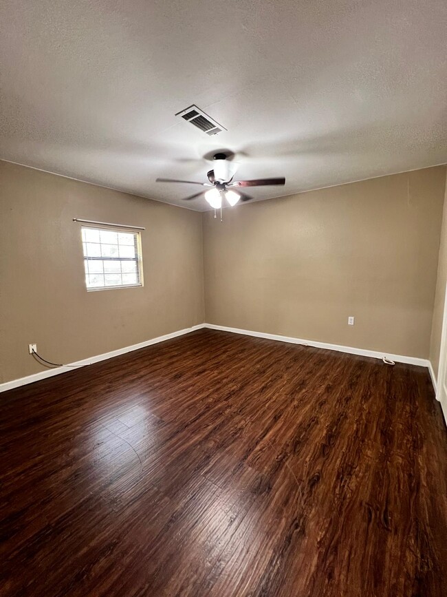Photo - 1502 White Rd