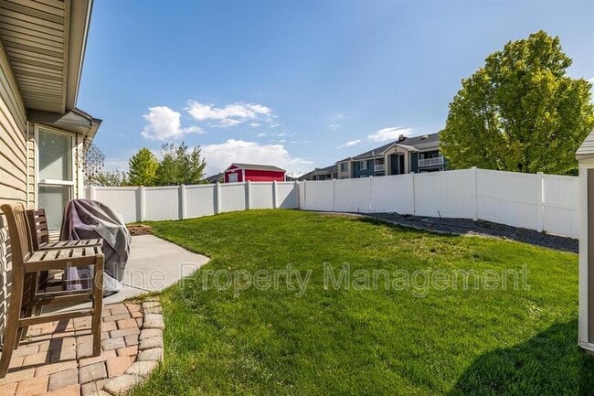 Photo - 702 Durham Dr