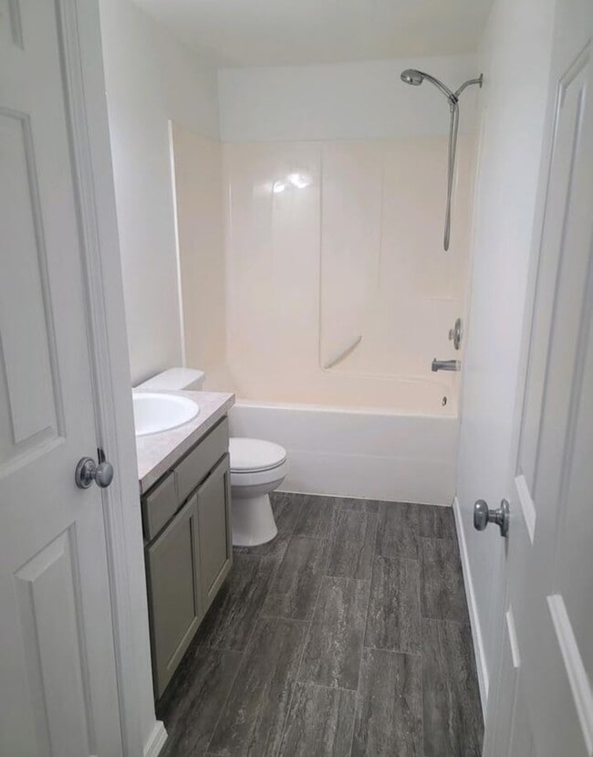 Photo - 4963-KE4963 Selway St NE