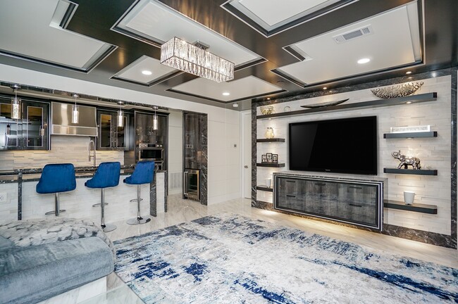 Building Photo - 5711 Sugar Hill Dr Unit 29