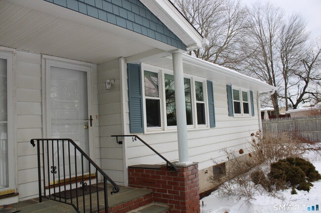 Photo - 14 Knollwood Dr