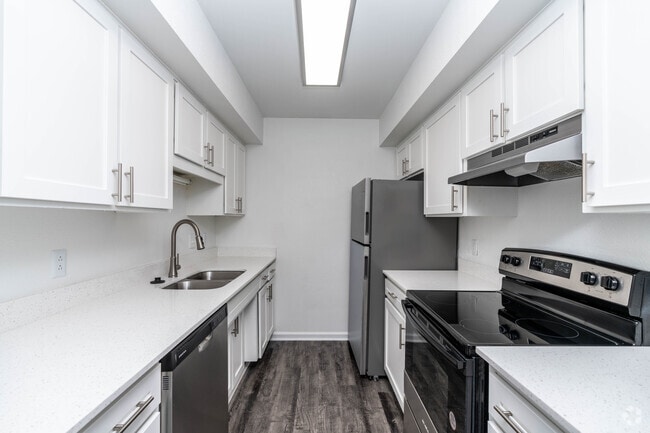 2BR, 2BA - 1,100SF - Kitchen - Charleston Hall