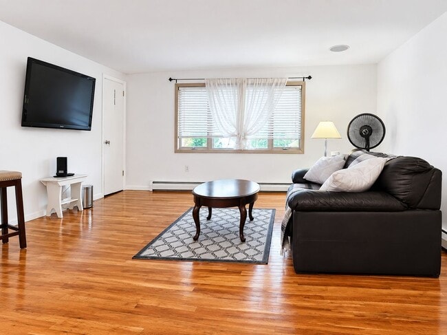 Photo - 100 Lee Ave Unidad 2nd Flr