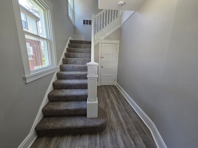 Photo - 810 Pedretti Ave