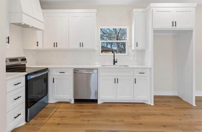 Photo - 921 Banner St House