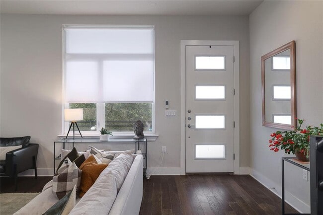 Photo - 6021 Seville Dr