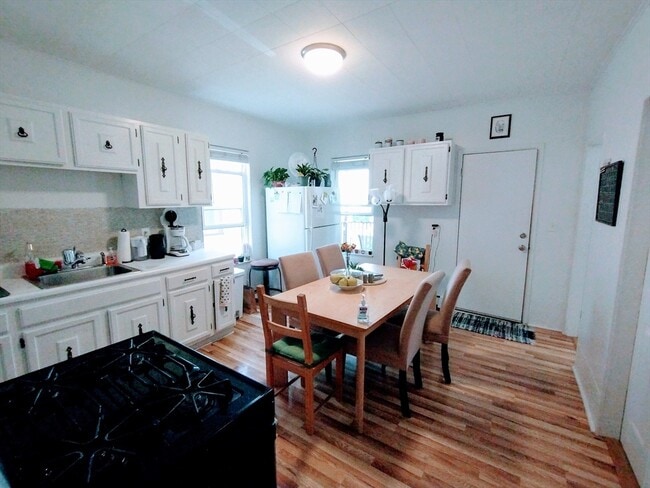 Photo - 10 Hardwick St Unit 2