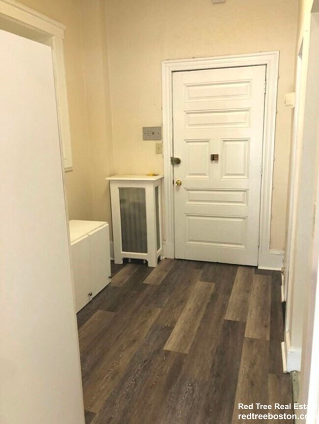 471 Commonwealth Ave Unit 1F