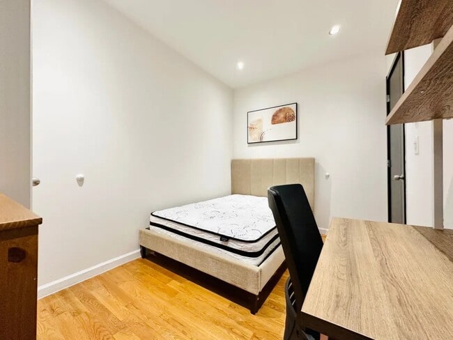 Photo - Furnished room/NOT APARTMENT Unit 6A