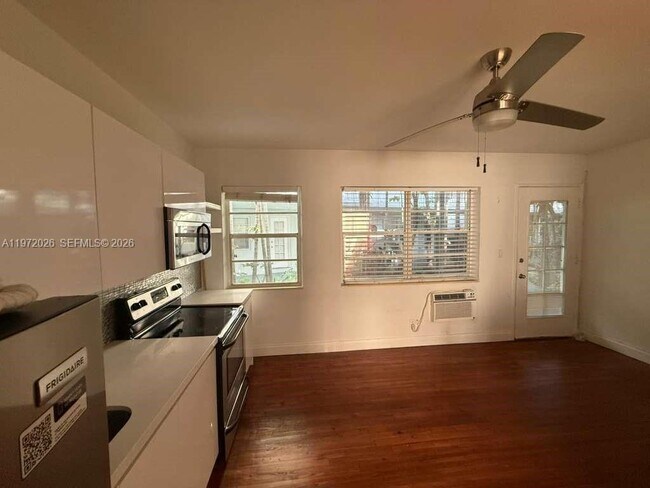 Photo - 1925 Washington Ave Unit 6