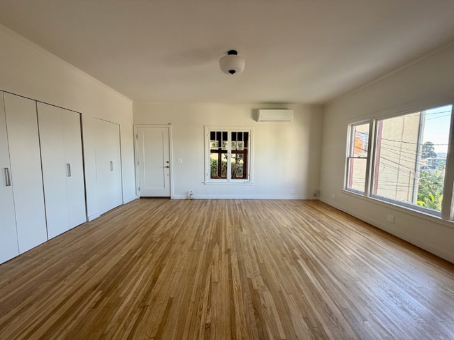 Photo - 1086 W Kensington Rd Unit 1086