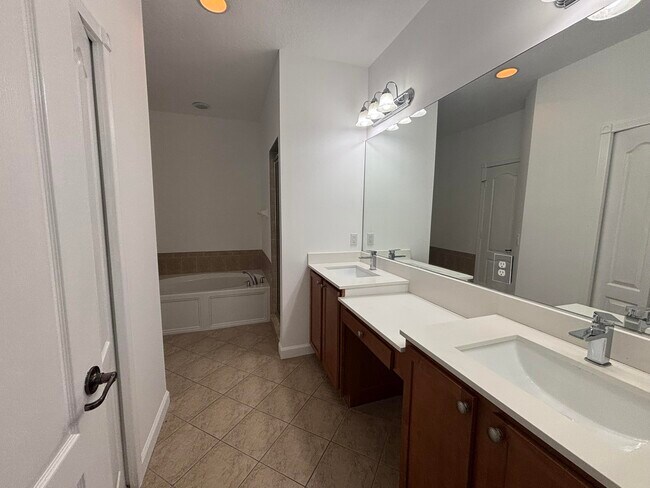 Photo - 2630 Creekside Dr