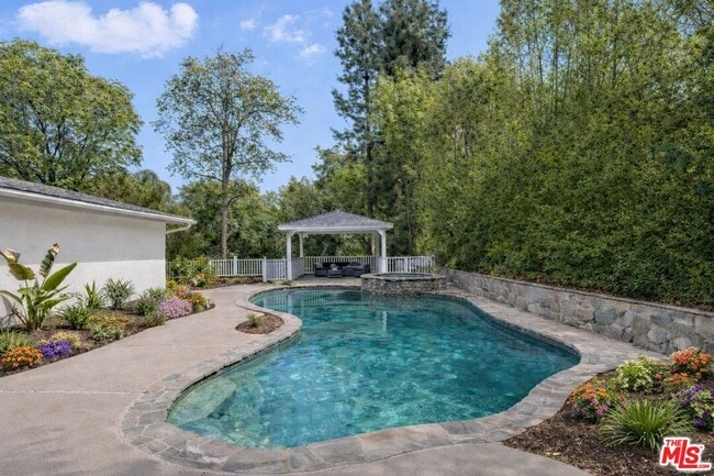 Photo - 5220 Melvin Ave