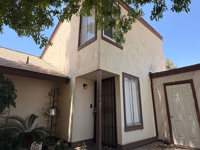 2720 W Caldwell Ave