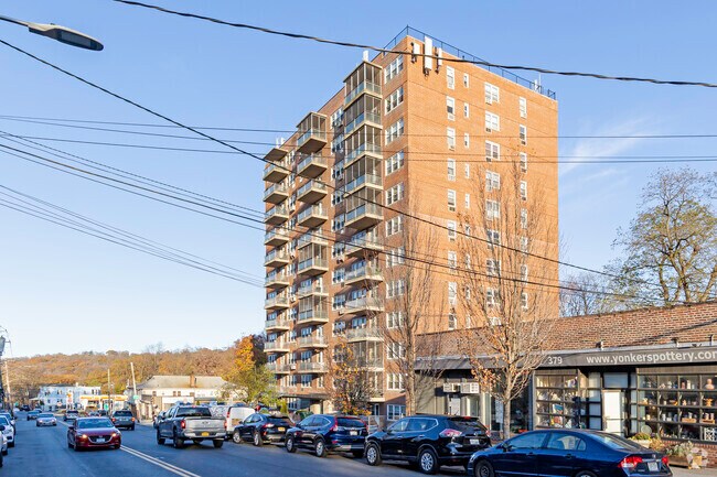 Photo - 385 McLean Ave