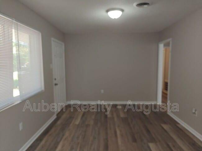 Photo - 404 Kingstree Rd