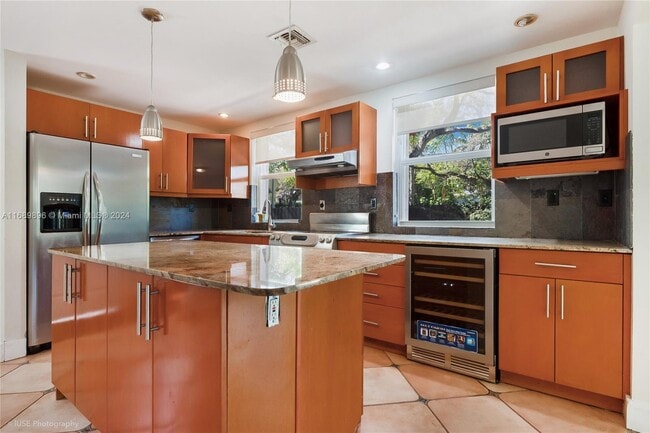 Photo - 3698 Franklin Ave