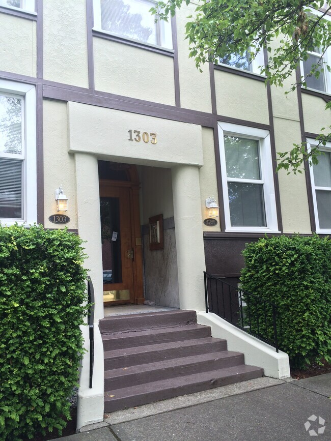 Building Photo - 1303 Division Ave Unit #7 Rental