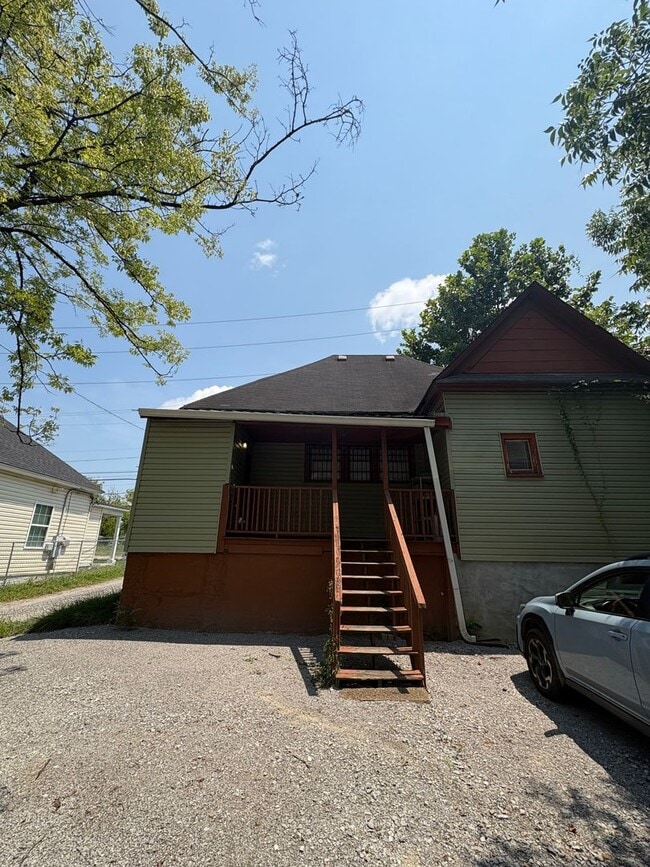 Building Photo - 1107 S Willow St
