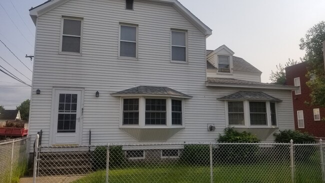 Building Photo - 931 24th St Unit 931.1 Rental