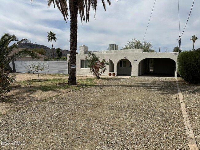 Photo - 1226 E Vogel Ave House