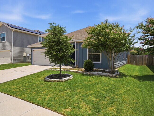 Photo - "Charming 4-Bed Oasis with 2 Baths in Fort Worth – Spacious 1,724 Sq Ft Gem!"