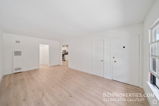 Building Photo - 1138 S Sherbourne Dr Unit 2 Rental