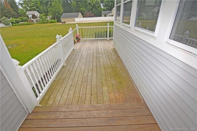 Photo - 405 Maple Ave