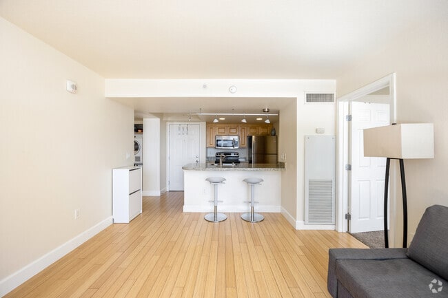 Building Photo - 450 N Arlington Ave Unit 801 Rental