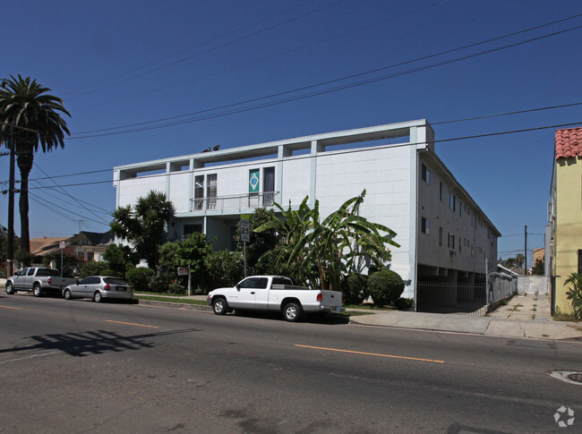 Building Photo - 1165 N Normandie Ave Rental