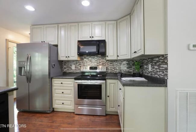 Photo - 2109 Dogwood Dr