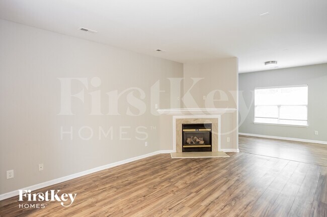 Photo - 8122 Chatham Oaks Dr