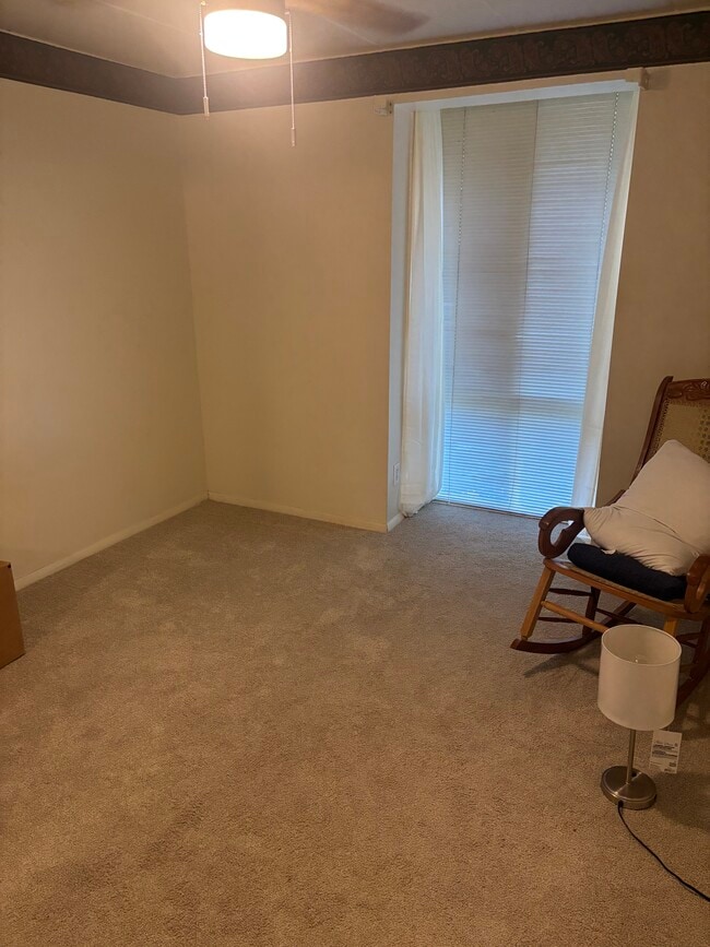 BR 3 - 2616 Redcoat Dr Unit 2-DHuntington