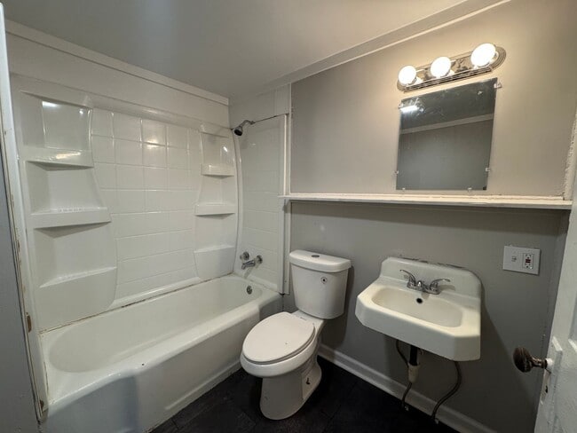 Photo - 2 Bedrooms- 1 Bathroom- Apartment in Lindale!