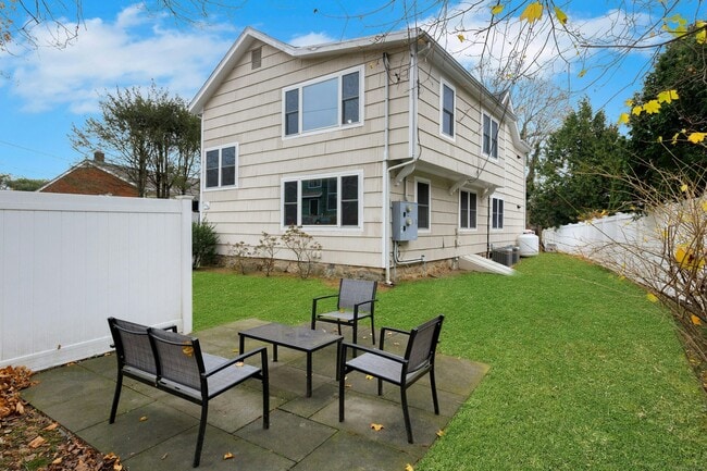 Photo - 119 Forest St