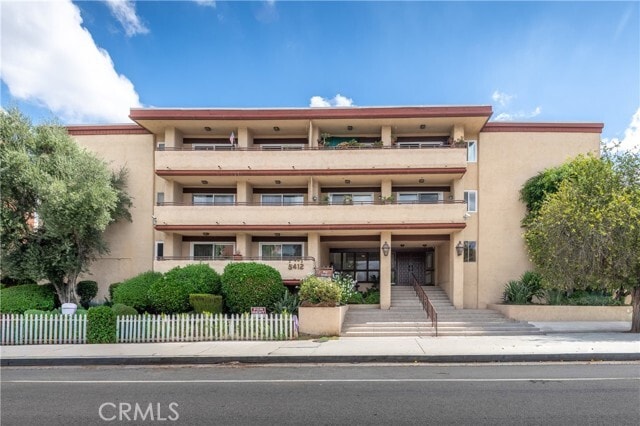 Building Photo - 5412 Lindley Ave Unit 307 Rental