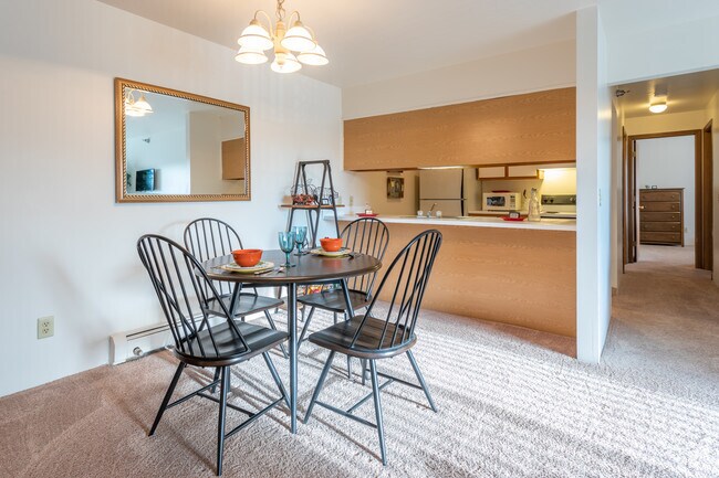 2 BR, 1 BA