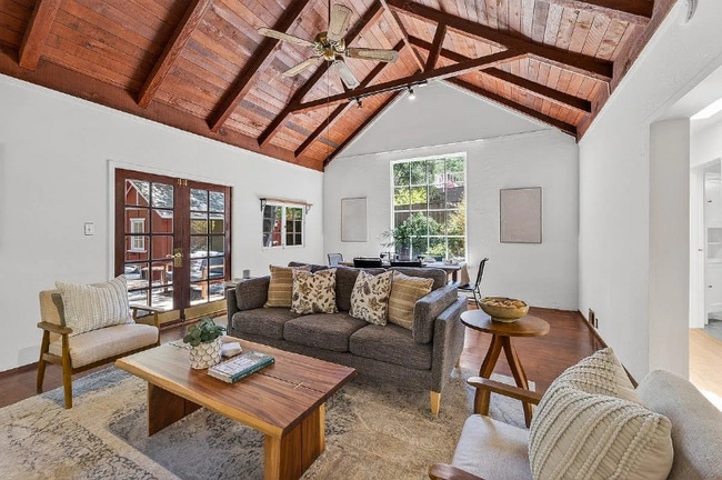 Photo - 11 Southbank Rd