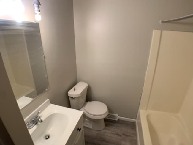 Photo - 3233 Hewitt Ave NW