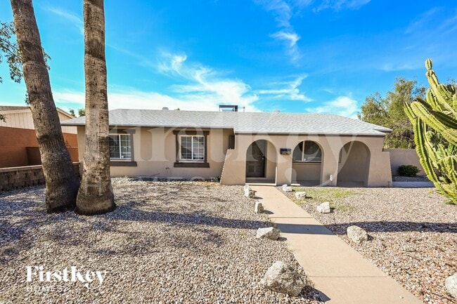 Building Photo - 15250 N 32nd Dr