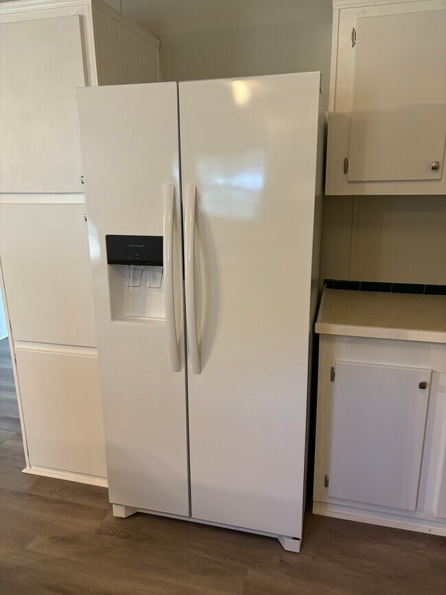 New Refrigerator - 102 Nina Cir House